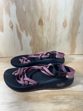 Chaco Pink Strappy Sandals Women’s Size 7